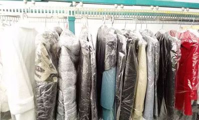 羽絨服又臟了？不用干洗！噴一下這個羽絨服干洗劑，污垢一掃而光，不傷衣服不傷手